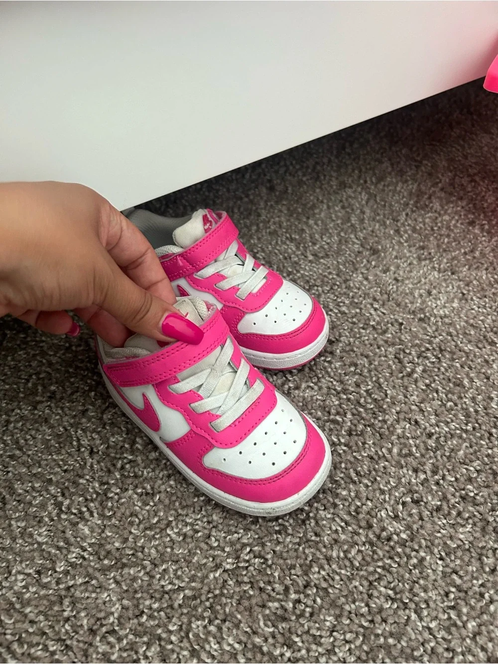 Nike toddler  White & Hot Pink Low-Top Sneakers with Strap